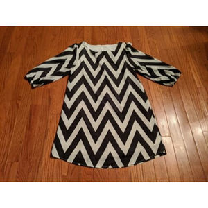 Everly Size S 3/4 Sleeve Black/Cream Chevron Dress